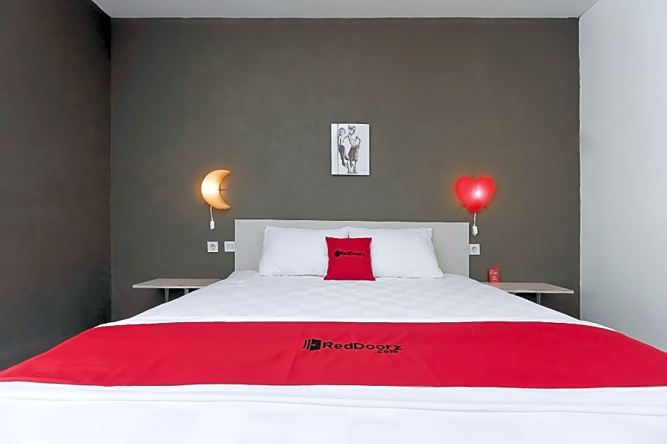 RedDoorz @ Jalan Bukit Keminting