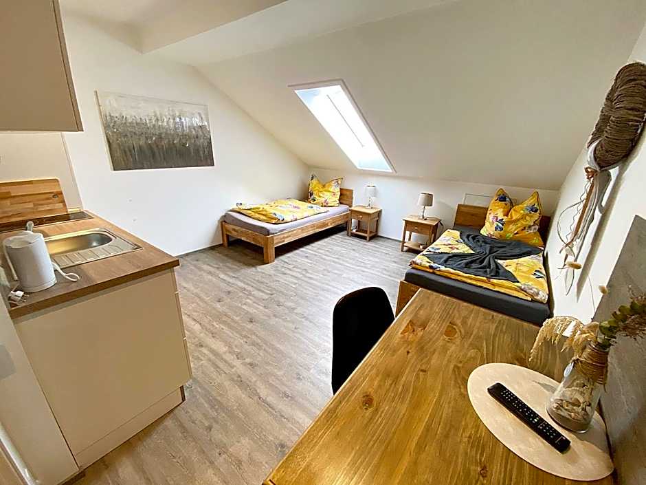 Seehaus Mamming - Hotel - Schlaffässer - Biergarten - Camping