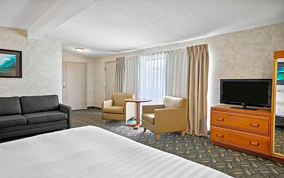 Travelodge by Wyndham Niagara Falls at the Falls