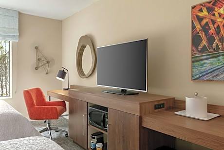 Queen Room with Two Queen Beds - Hearing Access/Non-Smoking