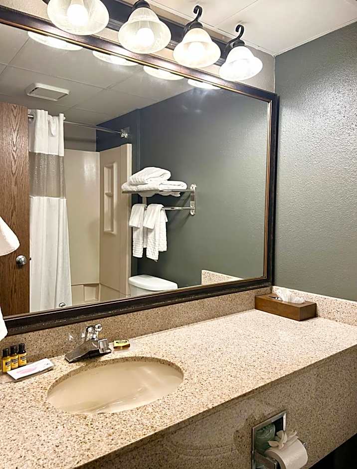 Best Western Plus Kelly Inn