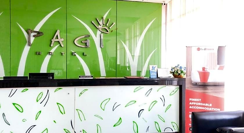 RedDoorz near Pantai Pede