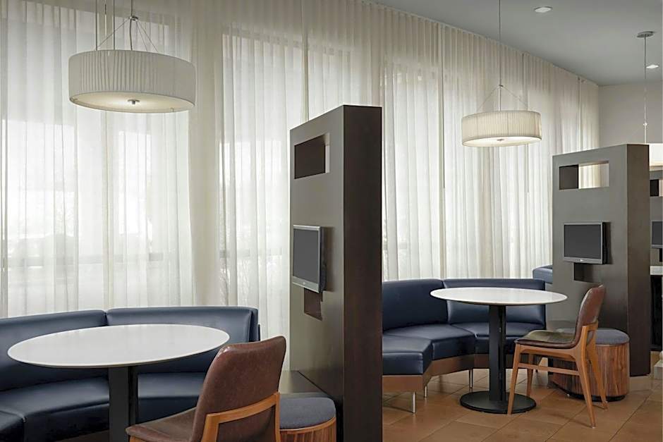 Courtyard by Marriott Salisbury