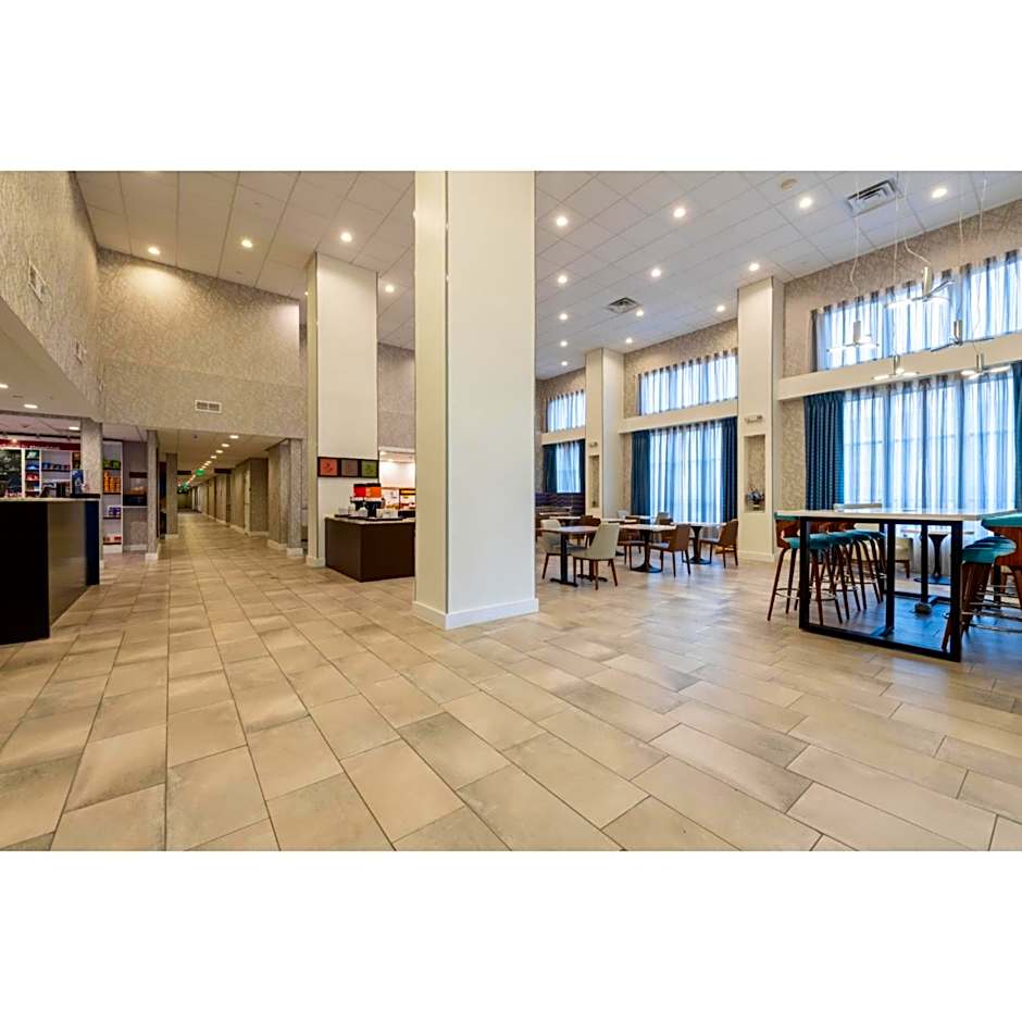 Hampton Inn & Suites Boston/Stoughton