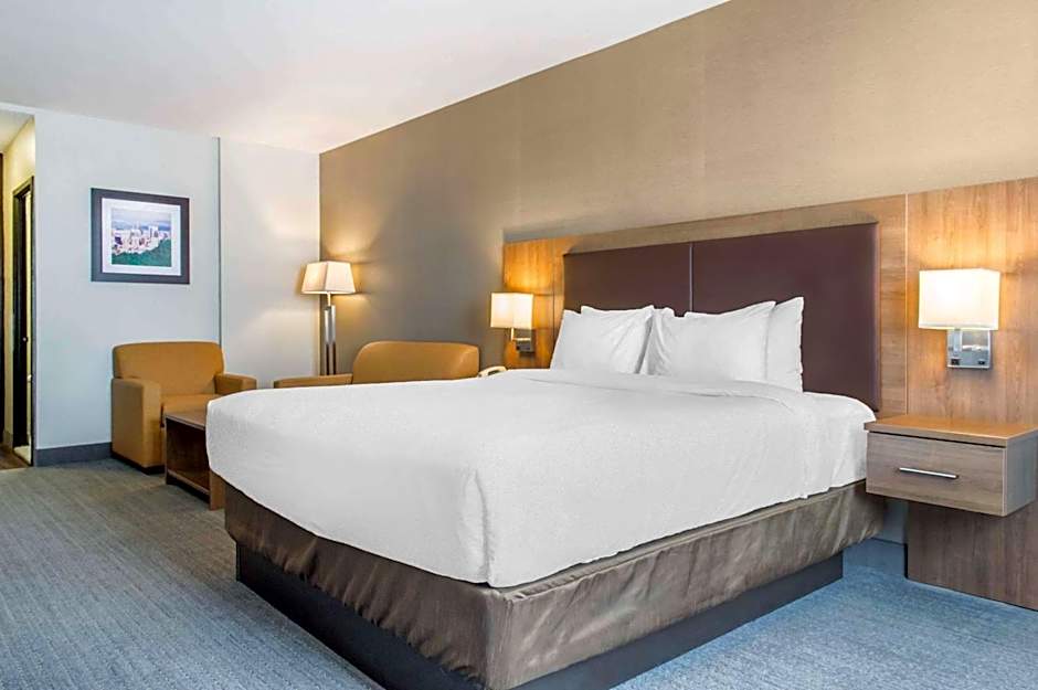 Quality Hotel Dorval Aeroport