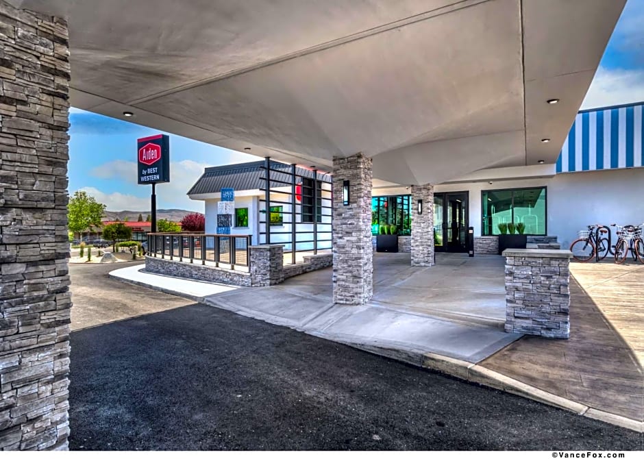 Aiden by Best Western at South Reno