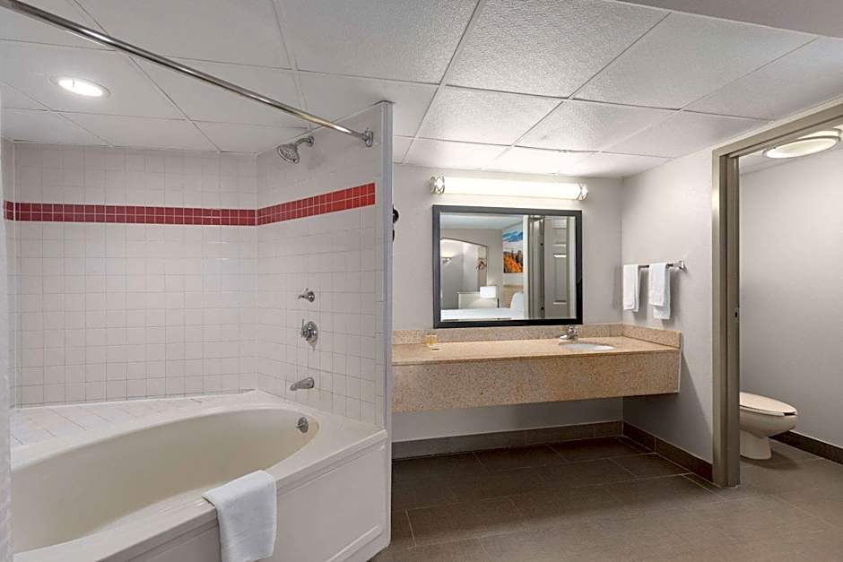 Days Inn by Wyndham Clarksville North