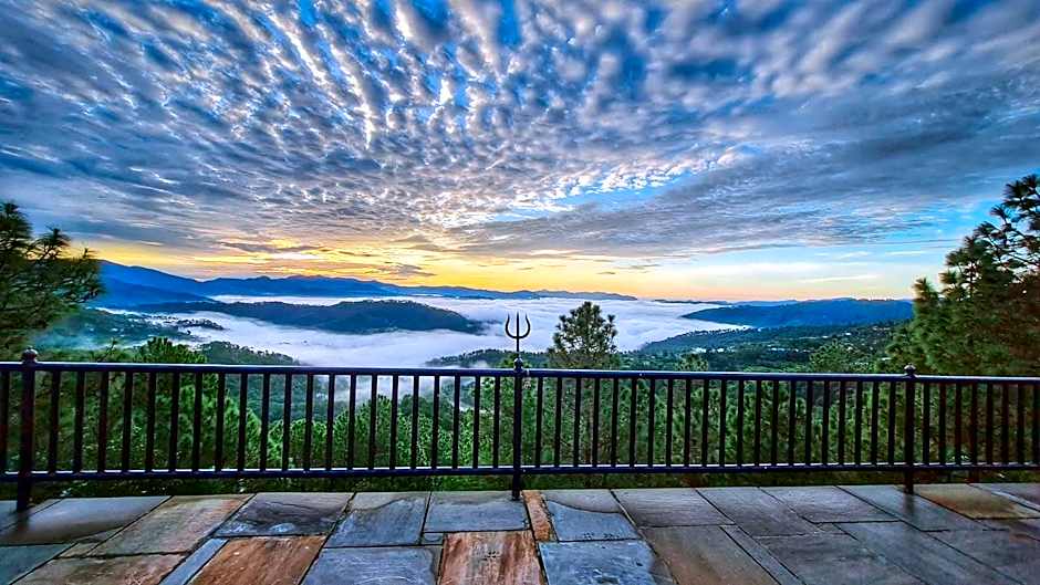 Kasar Rainbow Yoga Retreat