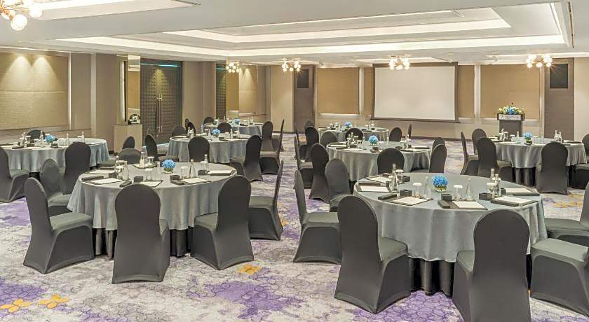 Holiday Inn Bangkok By IHG