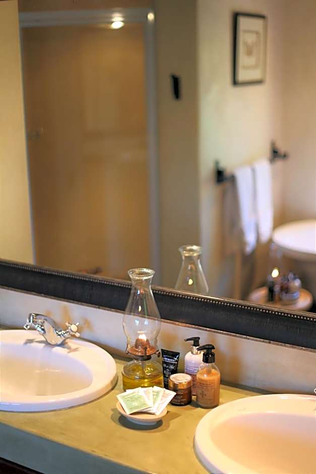 Ivory Wilderness River Rock Lodge