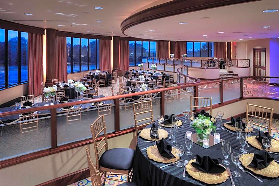 DoubleTree by Hilton Washington Dulles Airport