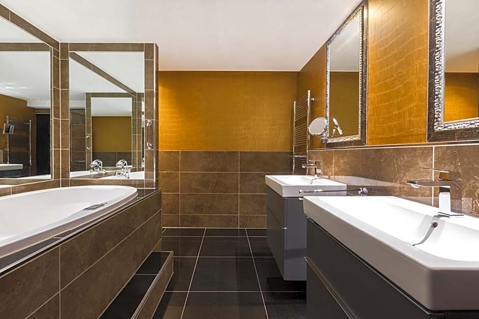 The Pavilions Amsterdam, The Toren