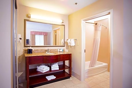 1 King Bed Nonsmoking