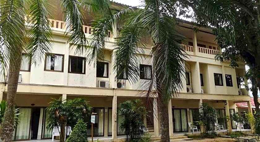 Jinta Hotel Nathon Beach