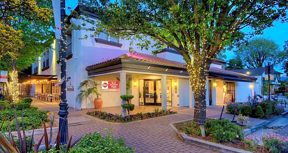Best Western Plus Palm Court Hotel