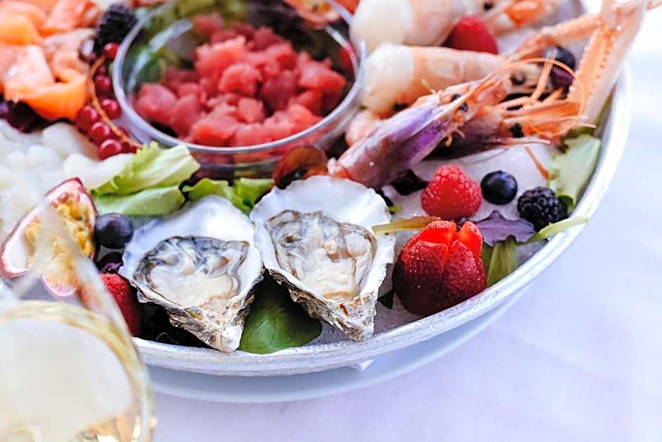 Bella Hotel & Restaurant with private dock for mooring boats