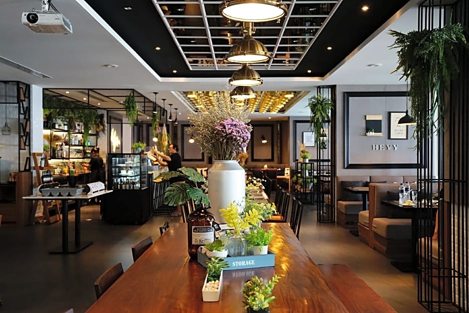 130 Hotel & Residence Bangkok (SHA Plus)