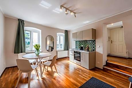 SUITE & APART