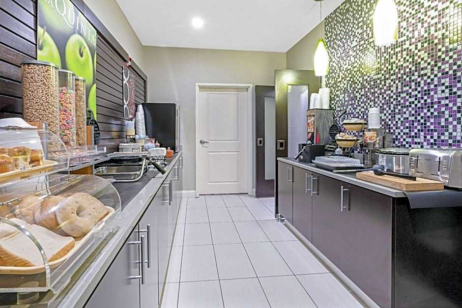 La Quinta Inn & Suites by Wyndham Ada