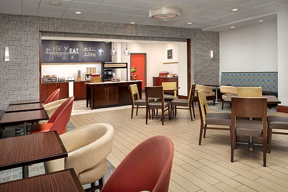 Hampton Inn By Hilton Knoxville-East