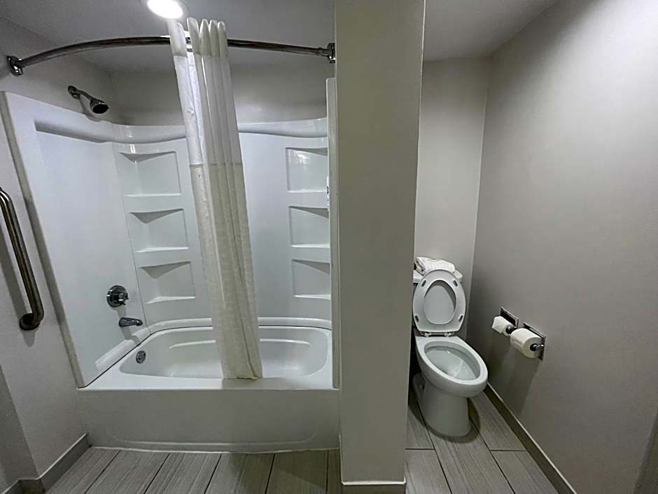 Comfort Inn & Suites Syracuse-Carrier Circle