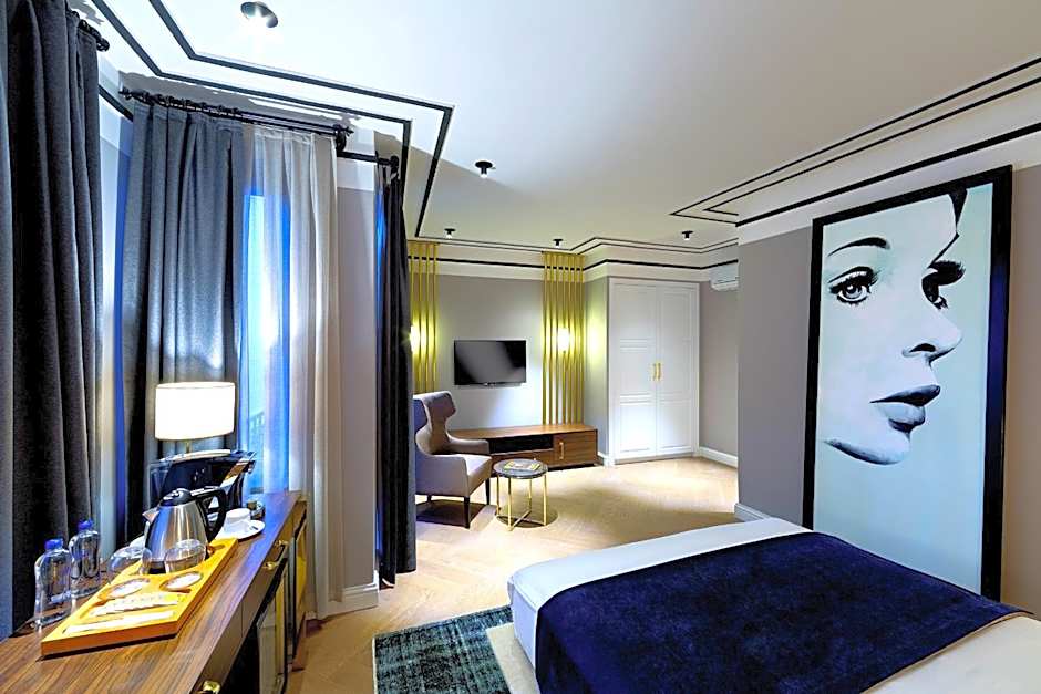 Photo 1 of 10 of Deluxe 1 Extra Bed