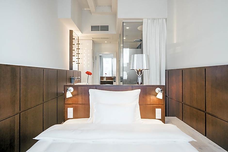 Ruby Lilly Hotel Munich