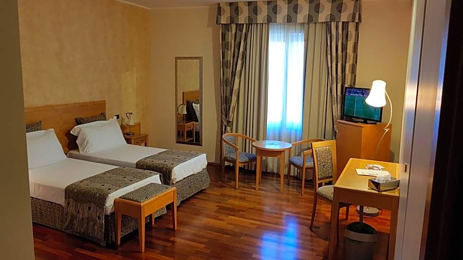 Riviera Hotel