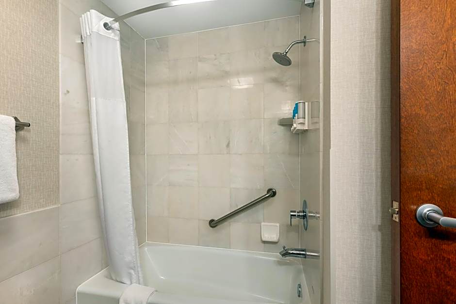 Drury Inn & Suites St. Louis near Forest Park