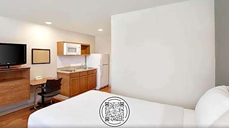 Queen Suite - Accessible/Non Smoking