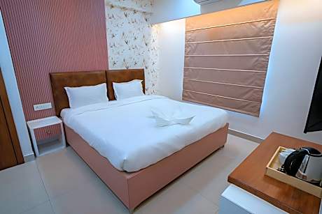 SUMMER STAYS BY UNIQUE CHOICE HOTELS PVT LTD