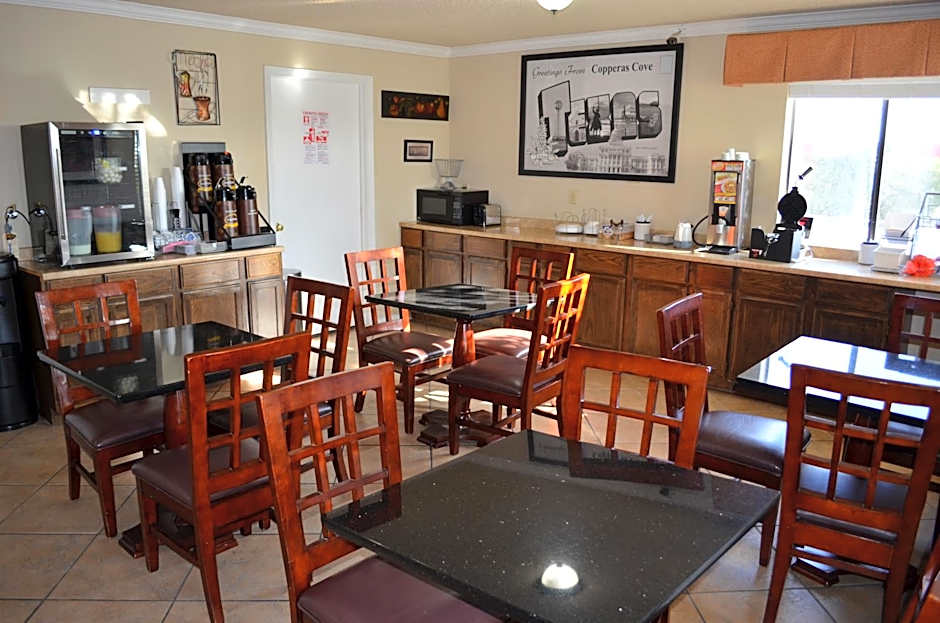 Hill Country Inn and Suite