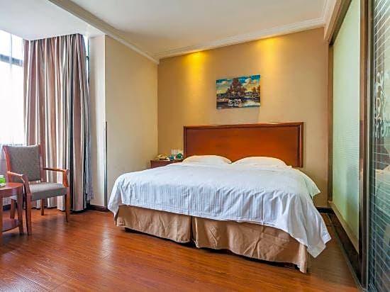 GreenTree Inn Kunshan High Speed Rail Station Hengshan Road Express Hotel