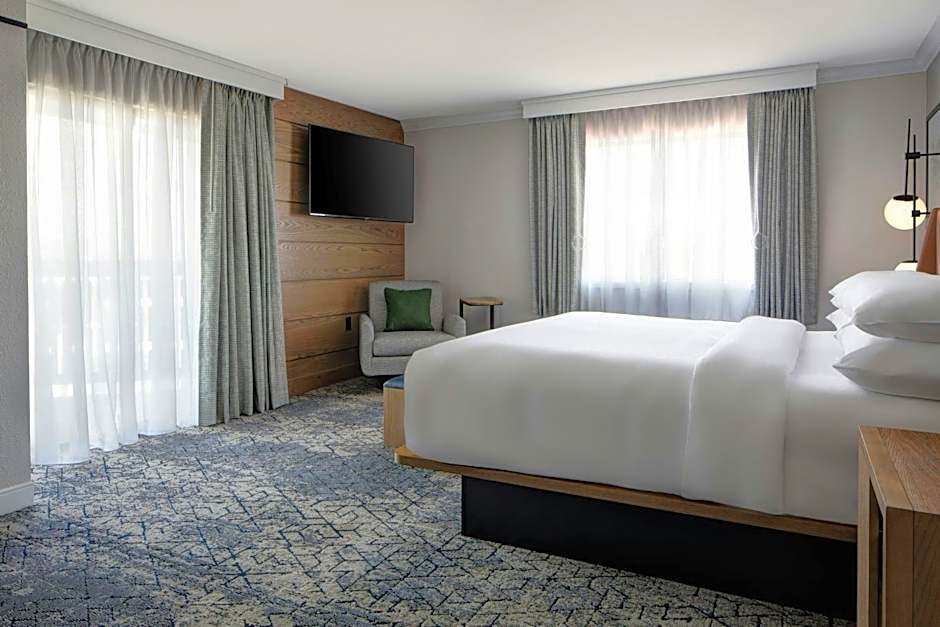 Sheraton Westport Chalet Hotel St. Louis