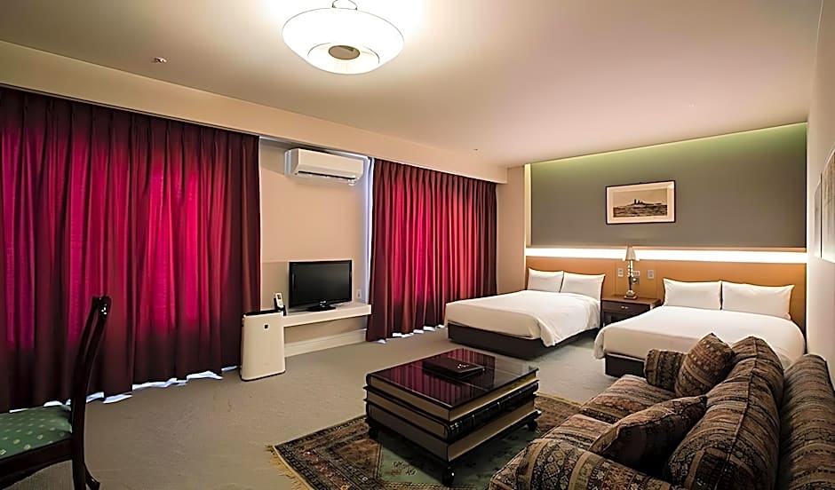 Clayton Bay Hotel