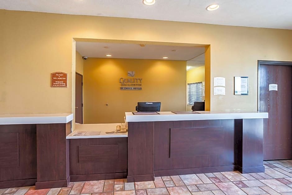 Quality Inn & Suites Lincoln North
