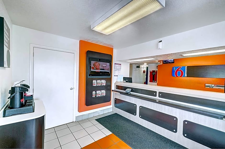 Motel 6-Thornton, CO - Denver