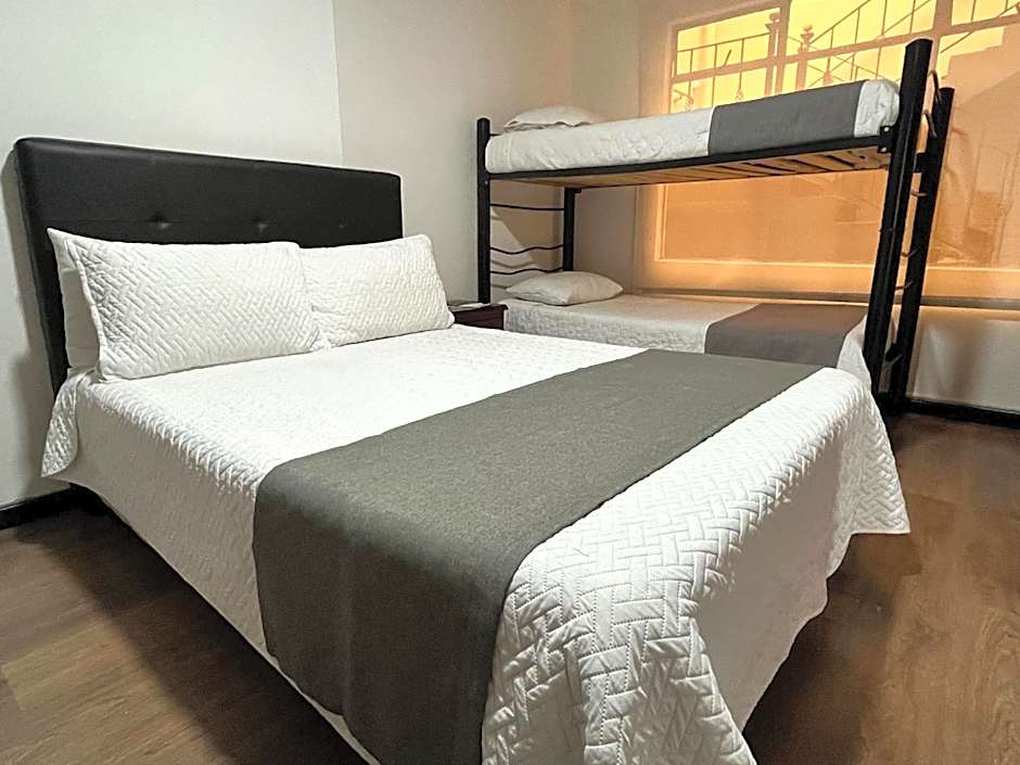 Ayenda 1032 Titas House