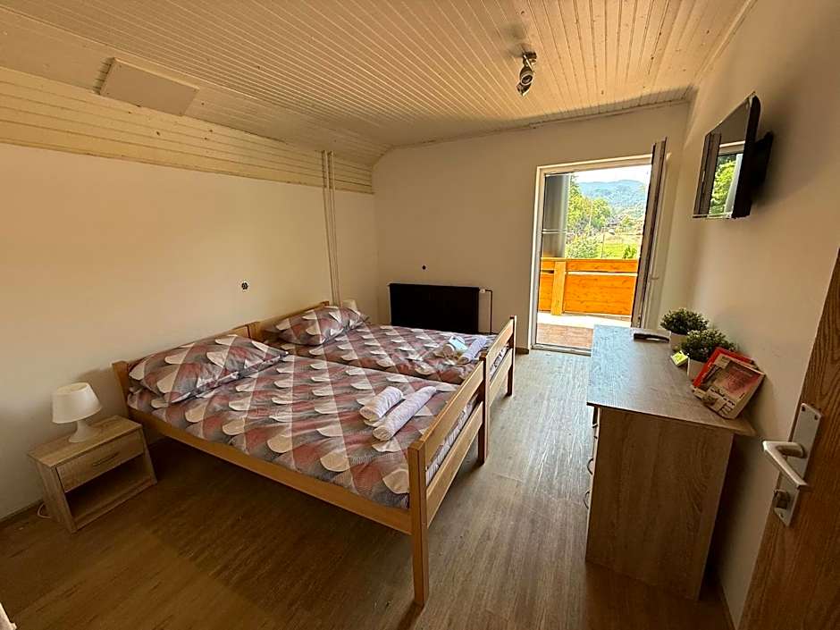 Bed & Breakfast LakeBled House