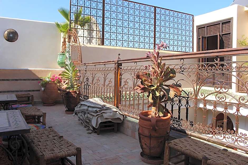 RIAD MAKENE MOUCHKILL