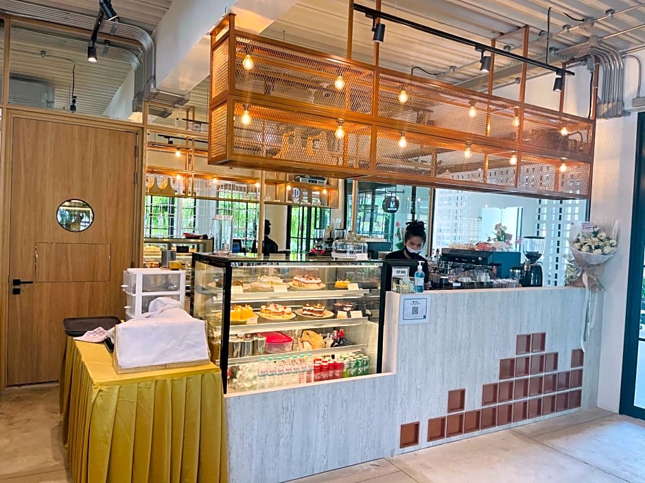 The Gold Living Life