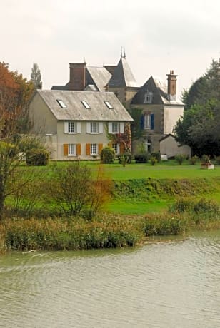 Twin Room - River Side