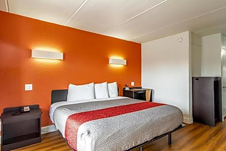 King Room - Disability Access - Non-Smoking