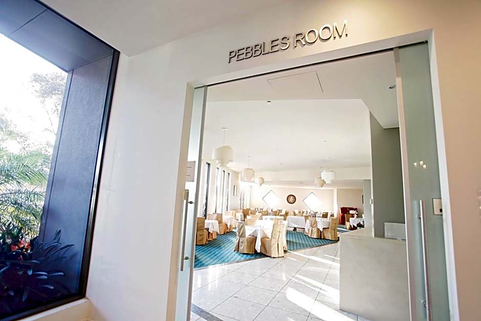 Golden Pebble Hotel
