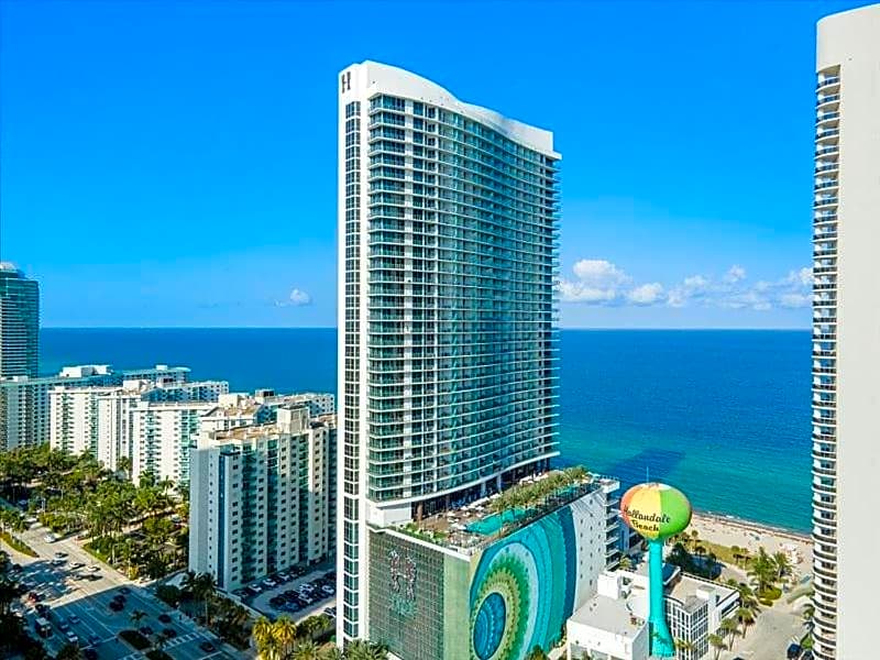 Beachside Contemporary Residence in Lyfe