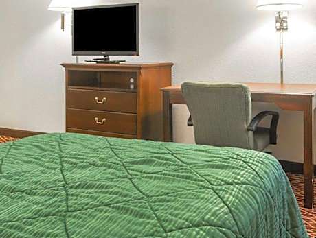 2 Double Beds, Smoking