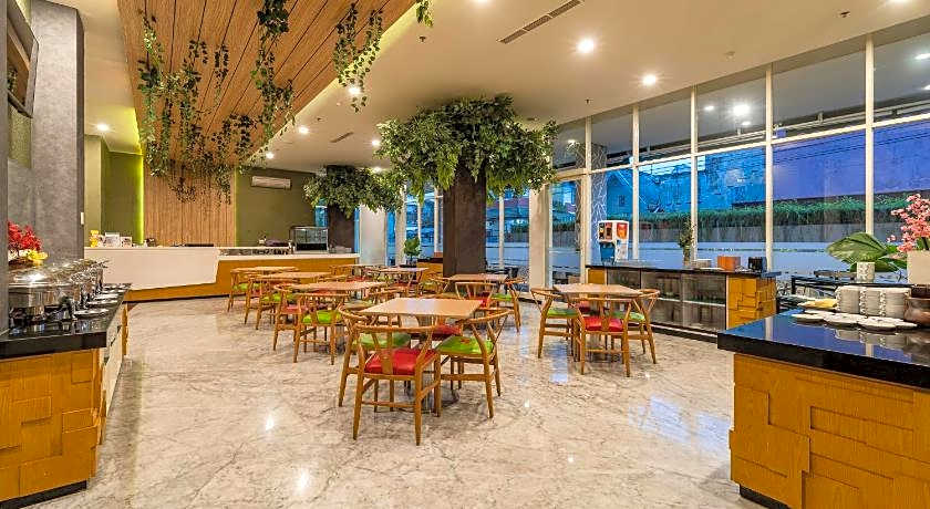 Ascent Hotel & Cafe Malang