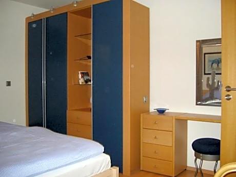 One-Bedroom Apartment (1 - 3 Adults)