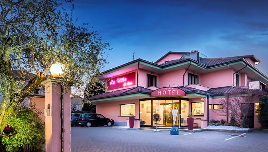 La Villa; Sure Hotel Collection by Best Western