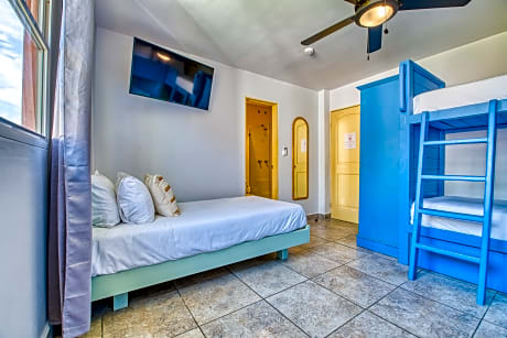 Friends & Family room